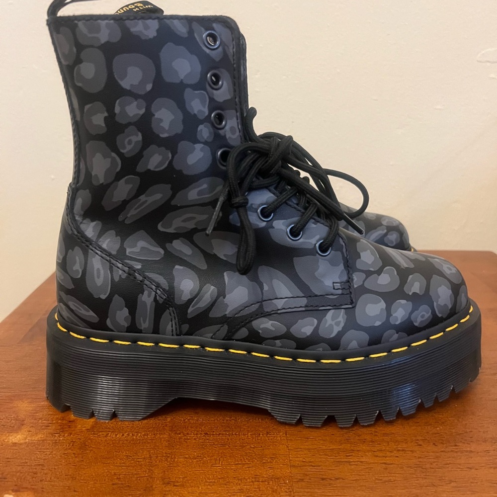 Dr. Martens Jadon Platform Boots sz 8